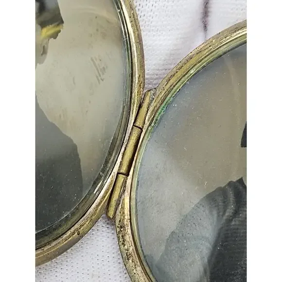 Antique Mid 1800s - American Locket (Male & Female Pictures - Treasure